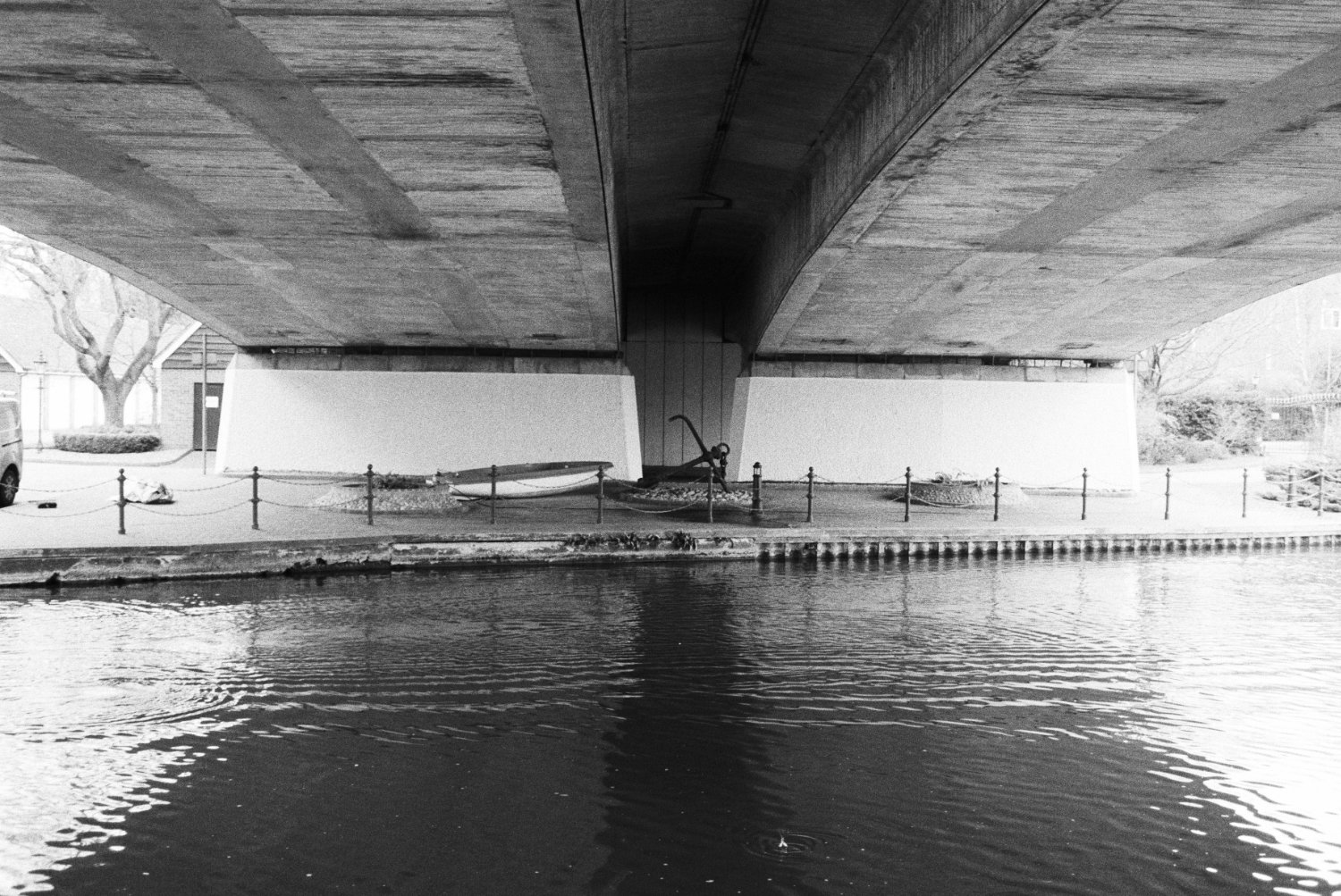 Anchor under Elizabeth Way Bridge